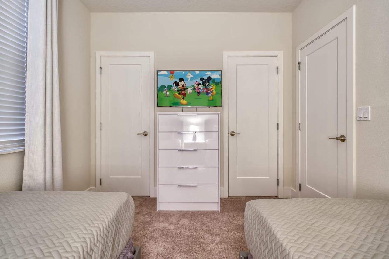Pleasant Townhome With Private Pool Near Disney Four Corners Kültér fotó